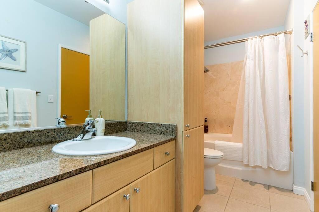 A Corner Unit With Ocean Views From Every Room 롱비치 외부 사진