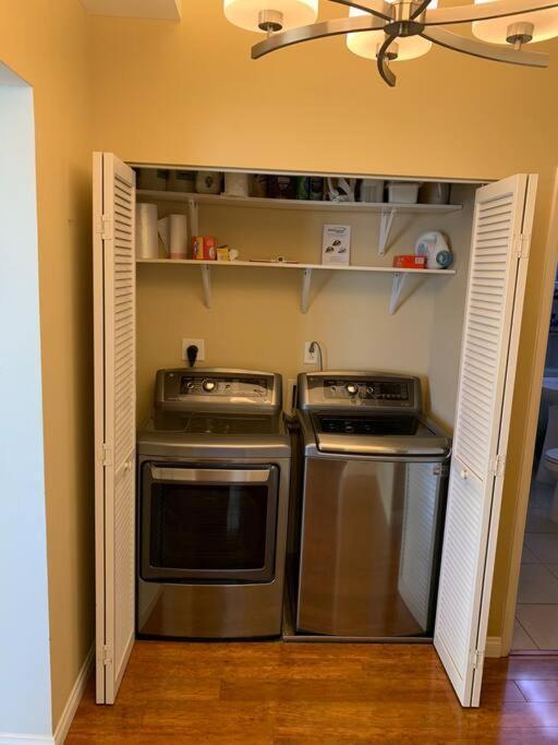 A Corner Unit With Ocean Views From Every Room 롱비치 외부 사진
