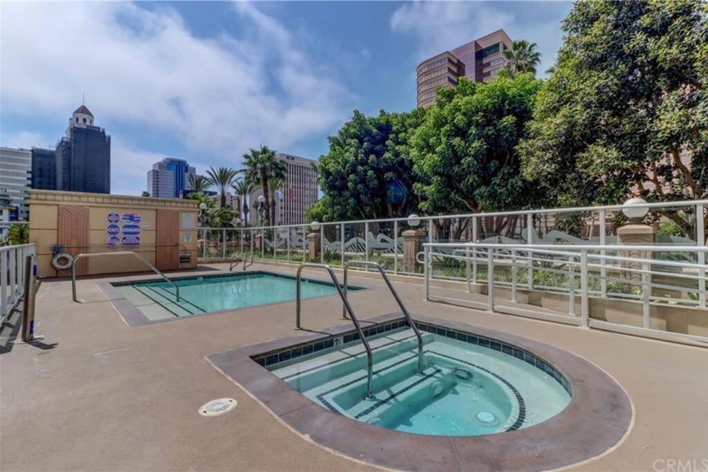 A Corner Unit With Ocean Views From Every Room 롱비치 외부 사진