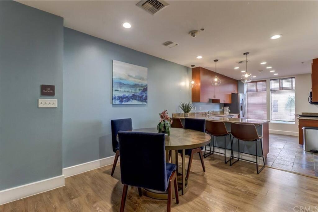 A Corner Unit With Ocean Views From Every Room 롱비치 외부 사진