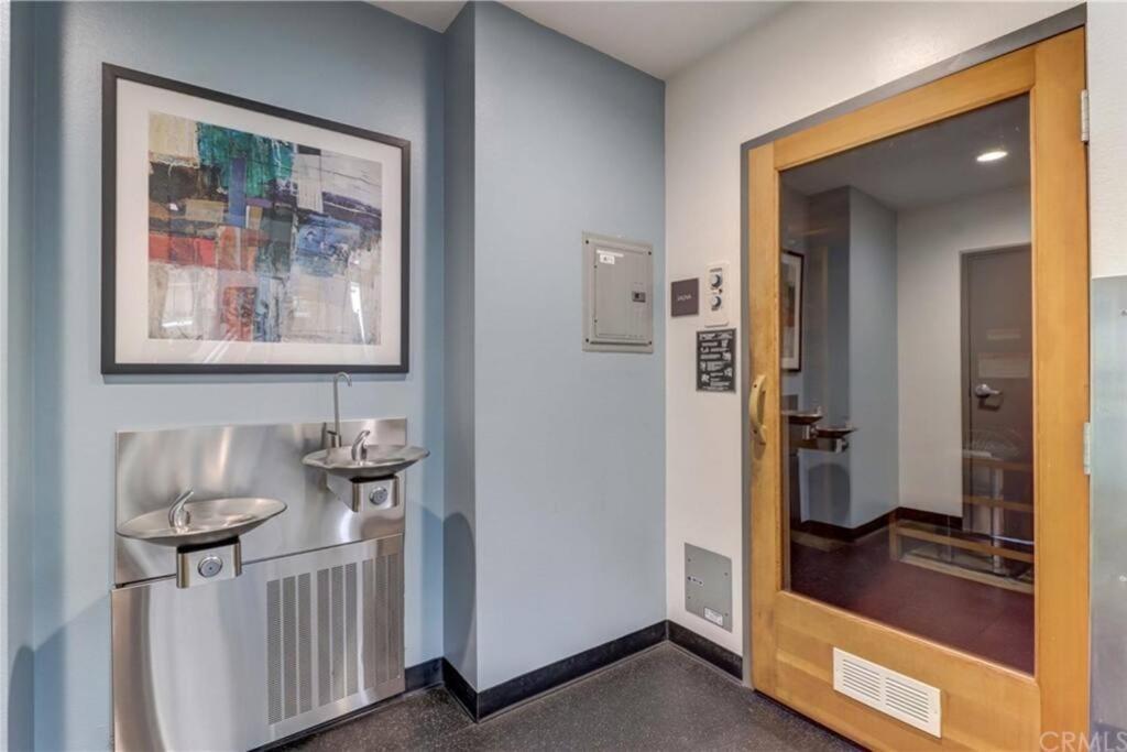 A Corner Unit With Ocean Views From Every Room 롱비치 외부 사진